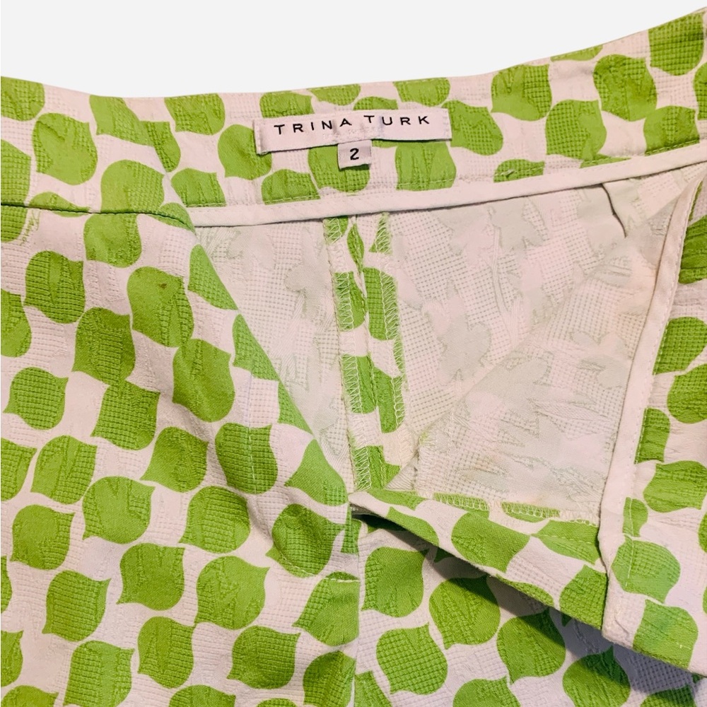 Trina Turk Women’s Green & White Geometric Corbin 2 Shorts. Size 2 - Picture 13 of 15